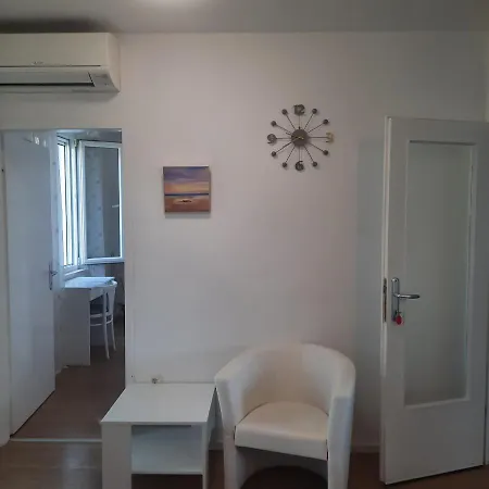Kate With Sea View, Balcony And Parking, Murter, Dalmatia *