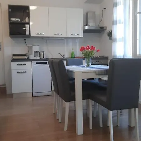 Kate - Wake Up To The Sea, Terrace, Garden & Parking, - Dalmatia 穆泰尔岛