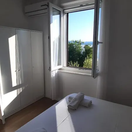 Apartment Kate With Sea View, Balcony And Parking, Murter, Dalmatia