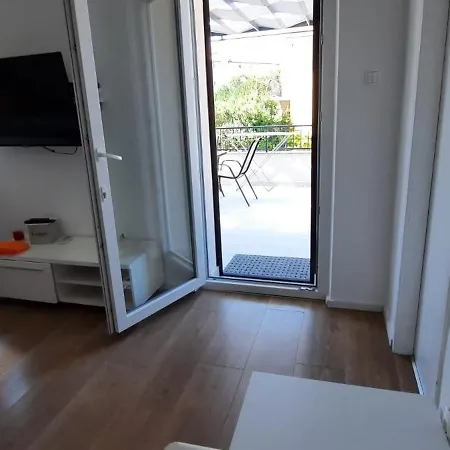 Kate With Sea View, Balcony And Parking, Murter, Dalmatia Murter