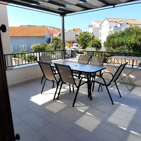 Kate With Sea View, Balcony And Parking, Murter, Dalmatia Apartment