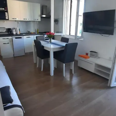 Apartment Kate - Wake Up To The Sea, Terrace, Garden & Parking, - Dalmatia *