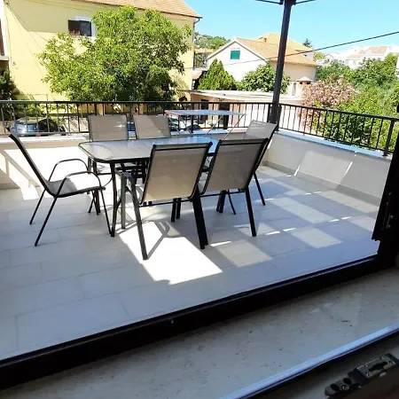 Kate With Sea View, Balcony And Parking, Murter, Dalmatia Apartment *