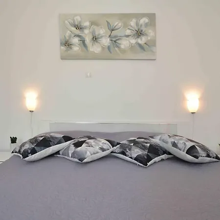 Kate With Sea View, Balcony And Parking, Murter, Dalmatia Apartment