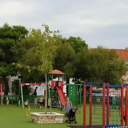 Kate - Wake Up To The Sea, Terrace, Garden & Parking, - Dalmatia Appartamento Murter