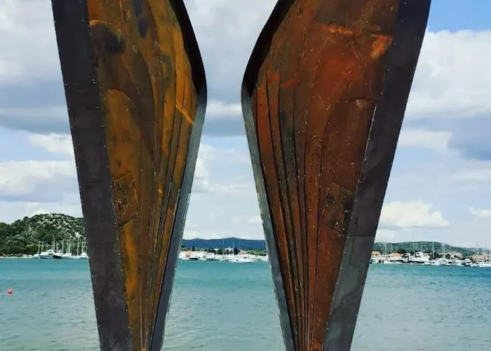 Kate - Wake Up To The Sea, Terrace, Garden & Parking, - Dalmatia Apartman