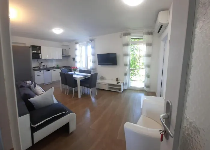 Kate - Wake Up To The Sea, Terrace, Garden & Parking, - Dalmatia 公寓 穆泰尔岛