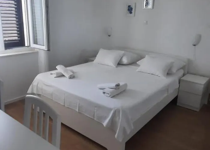 Apartman Kate - Wake Up To The Sea, Terrace, Garden & Parking, - Dalmatia Murter