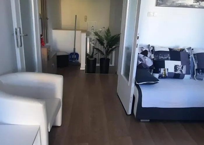 Kate - Wake Up To The Sea, Terrace, Garden & Parking, - Dalmatia * 穆泰尔岛