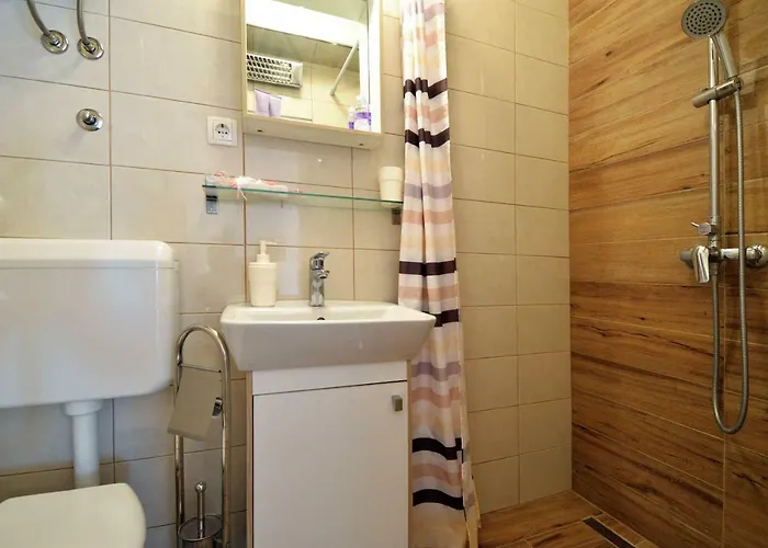 Kate - Wake Up To The Sea, Terrace, Garden & Parking, - Dalmatia Apartman Murter