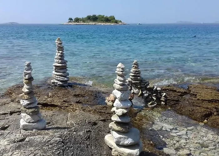 Kate - Wake Up To The Sea, Terrace, Garden & Parking, - Dalmatia Murter