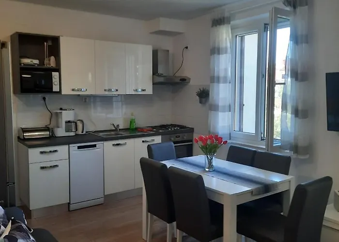 Daire Kate - Wake Up To The Sea, Terrace, Garden & Parking, - Dalmatia *