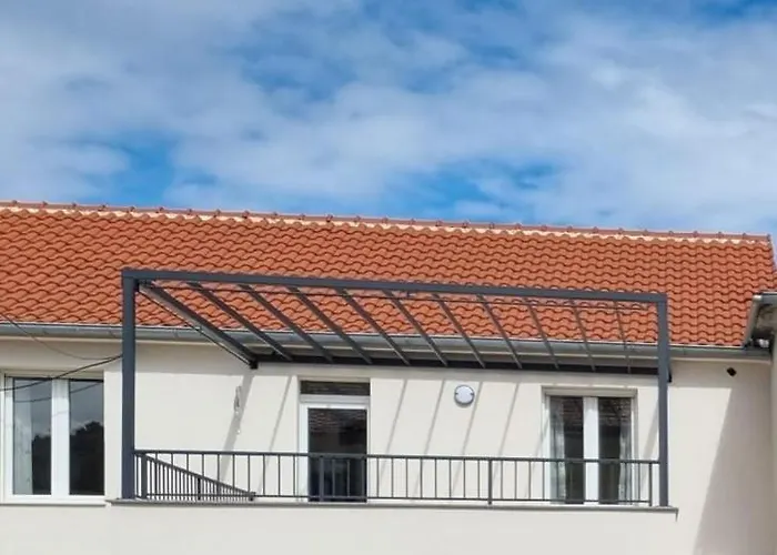 Daire Kate - Wake Up To The Sea, Terrace, Garden & Parking, - Dalmatia