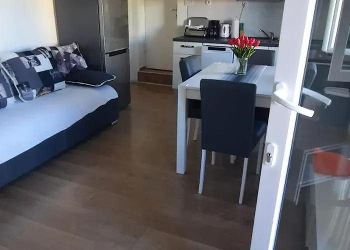 Kate - Wake Up To The Sea, Terrace, Garden & Parking, - Dalmatia