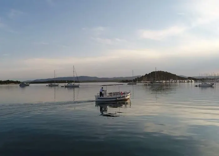 Daire Kate - Wake Up To The Sea, Terrace, Garden & Parking, - Dalmatia *