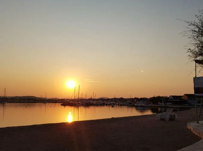 Kate - Wake Up To The Sea, Terrace, Garden & Parking, - Dalmatia Daire *